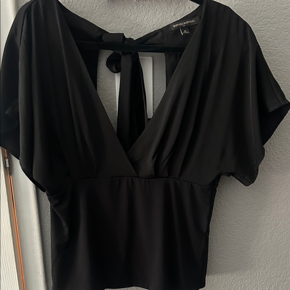 Banana Republic Black V-Neck Tie-Back Blouse